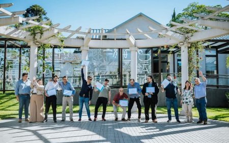 UTEC Durazno de festejo con sus nuevos Licenciados en Tecnologías de la Información, Técnicos y Técnicas en Tecnologías de la Información, Tecnólogos en Energías Renovables y Tecnóloga Agroambiental.