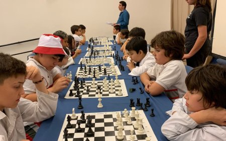 Santiago Capurro de la Escuela N°8 campeón Interescolar de Ajedrez .