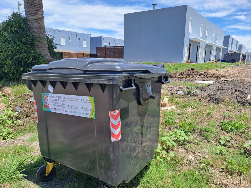 Se instalan nuevos contenedores de residuos en la ciudad de Durazno y localidades del interior.