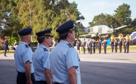 Cambio de mando en la Brigada Aérea II con despliegue de autoridades de la Fuerza Aérea.