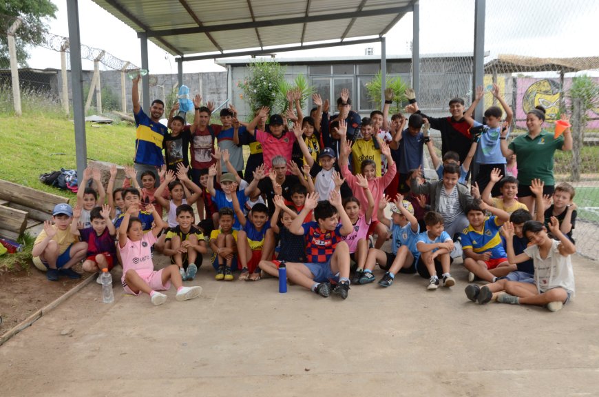 Se están desarrollando diferentes actividades deportivas de verano en Playa y Complejo.