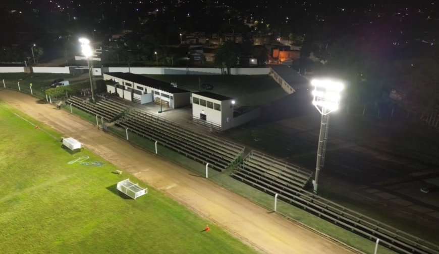 Sarandí del Yi estrenó luces LED en su estadio  “Juan Ramón Carrasco”.