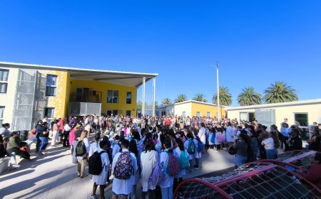 Empezó un nuevo año, los niños llegan a las escuelas con mucha ilusión y contentos de encontrarse con sus amigos.