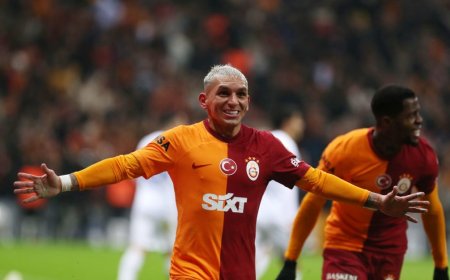 El Galatasaray goleó y lidera. Torreira anotó uno de los goles