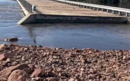 Creciente del arroyo "El Cordobés complica inauguración del nuevo puente "Paso del Gordo" construido por CIEMSA