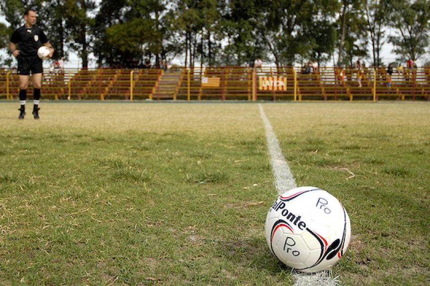 La Asamblea de árbitros aceptó la propuesta de la AUF y vuelve el fútbol