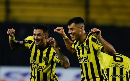 Peñarol derrotó 3-0 a River Plate y sigue liderando el Apertura