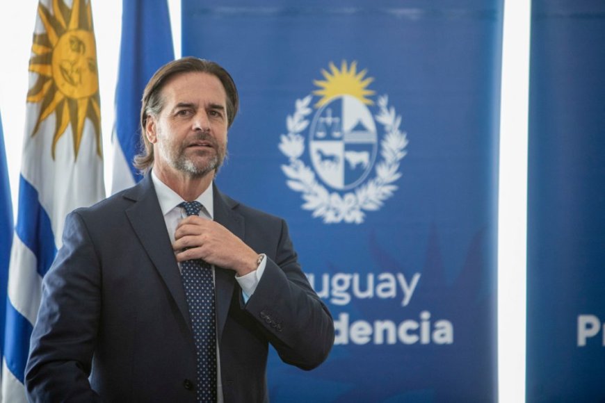 Lacalle Pou viaja a Paraguay por candidatura del Mundial 2030 y se reunirá con Peña