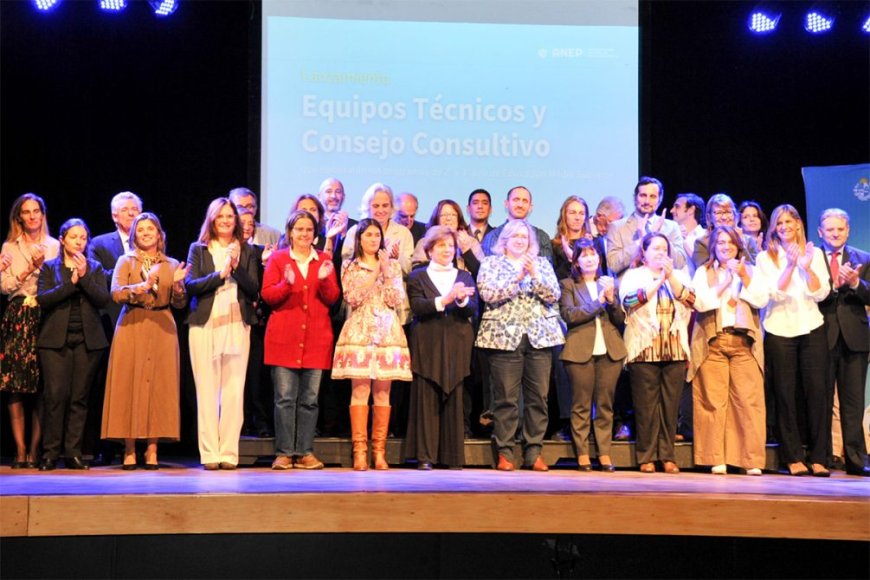 ANEP presentó equipos que diseñarán programas en Educación Media Superior