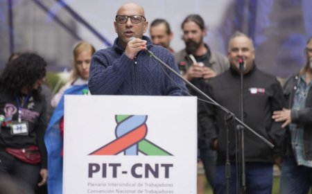 1º de Mayo: Abdala reivindicó entrega de firmas para derogar reforma de seguridad social