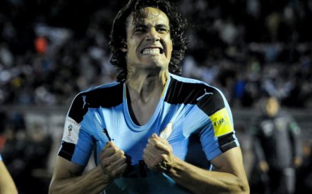 Cavani anunció que se retira de la selección
