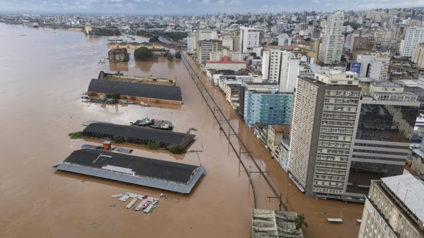 Suben a 108 los muertos y a 136 los desaparecidos por las inundaciones en el sur de Brasil