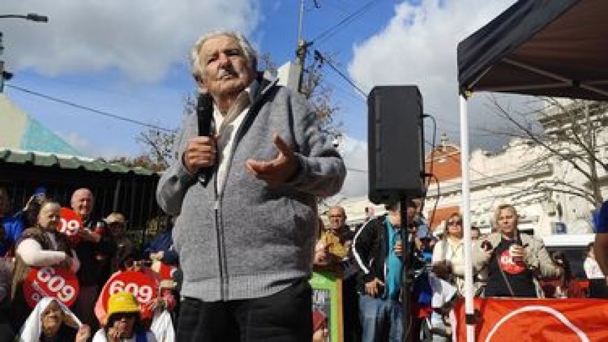 Mujica contó cómo es su tratamiento contra el cáncer en su primera actividad política tras el diagnóstico