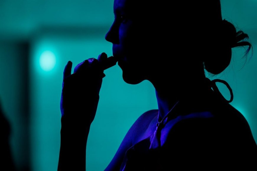 OMS pide a los gobiernos proteger a los jóvenes del tabaco y los cigarrillos electrónicos