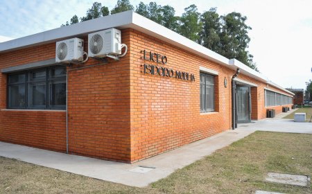 Cerro Largo: Se inauguró el nuevo liceo rural de Isidoro Noblía.