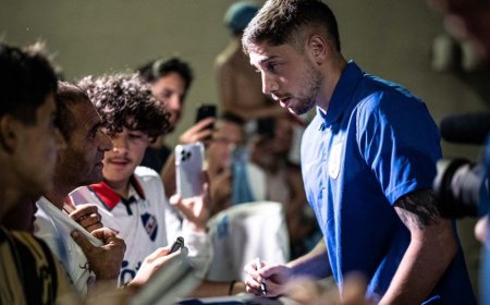 Uruguay entrena por primera vez en Miami y Bielsa pararía el equipo del debut