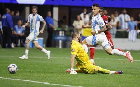 Scaloni y varios jugadores se quejaron de la cancha del Mercedes Benz Stadium