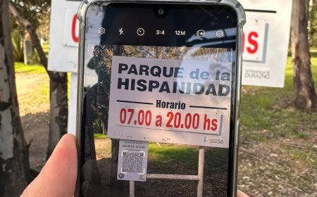 Quedaron operativos los códigos QR de Audio Guía en el Parque de la Hispanidad.