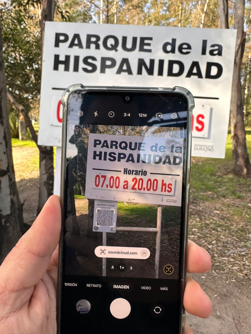 Quedaron operativos los códigos QR de Audio Guía en el Parque de la Hispanidad.