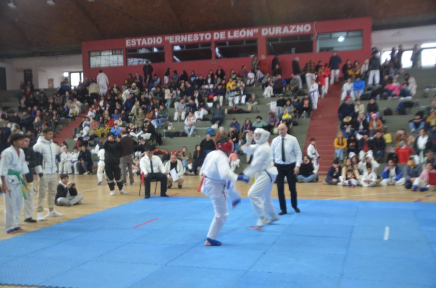 Decenas de competidores en Clasificatorio Internacional de Karate