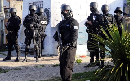 Detenidos en Allanamiento | Incautación de Estupefacientes