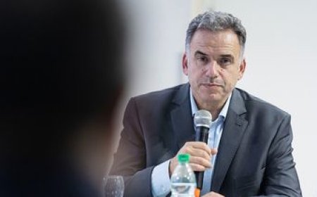 Yamandú Orsi sugirió que el oficialismo busca un "rédito electoral" con el plebiscito de allanamientos nocturnos