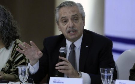 Fernández niega acusaciones de su exesposa y dice que tiene que probarlas ante la Justicia