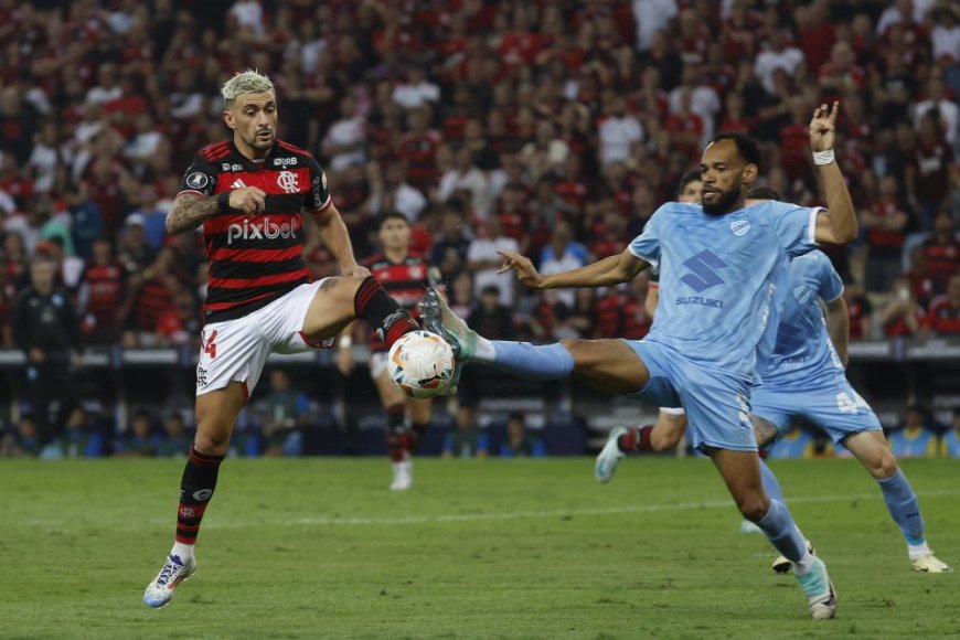 Con tres uruguayos en cancha, Flamengo derrotó a Bolívar por Libertadores