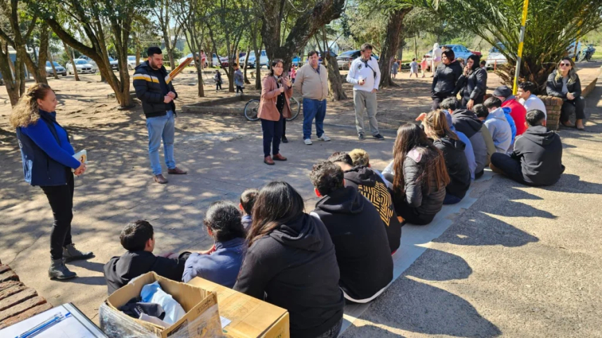 Actividad educativa y formativa en Escuela Técnica Nº 2 de Sandú