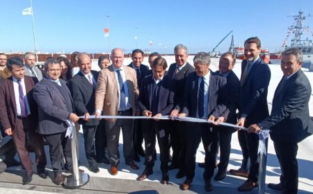 Lacalle Pou inauguró puerto pesquero y dijo que hay que modificar la normativa del sector