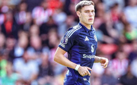 Ugarte tuvo minutos con el Manchester United