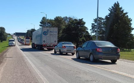 Se registran filas en la frontera con Argentina, ¿vuelve el turismo de compras?