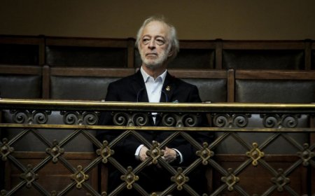 López Mena dijo que recibió promesas de la coalición y del FA para nueva terminal