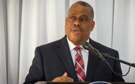 El primer ministro de Haití promete organizar elecciones en noviembre de 2025