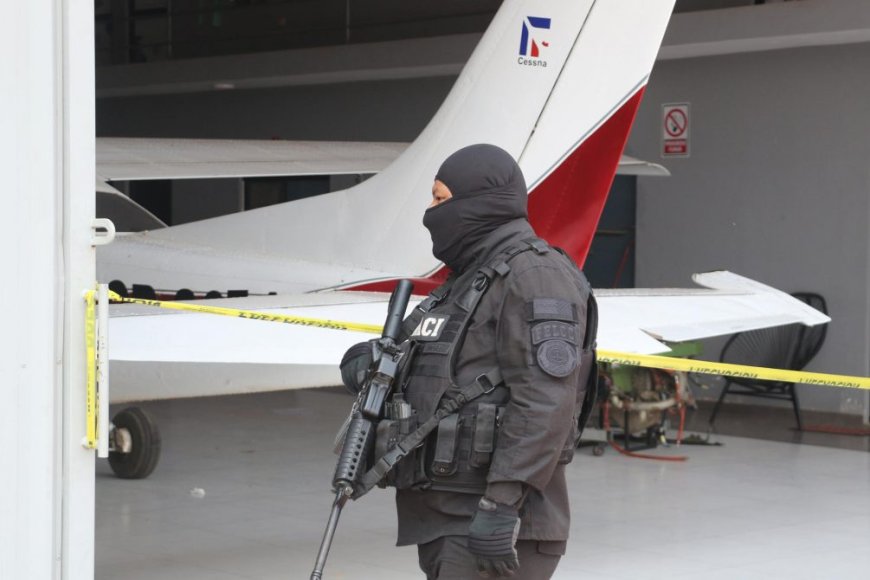 La Policía de Bolivia confisca 9 avionetas y 4 vehículos relacionados con Sebastián Marset