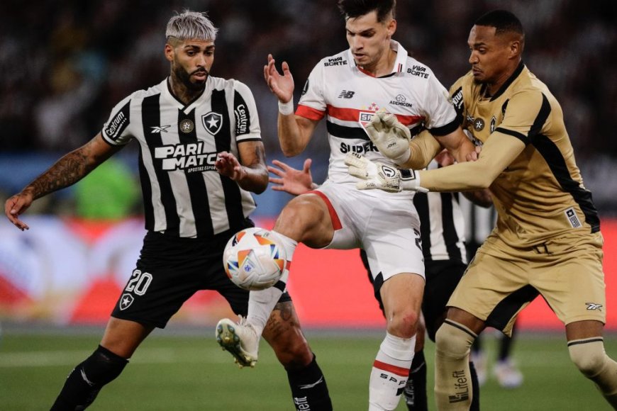 San Pablo y Botafogo definen el posible rival de Peñarol en semifinales