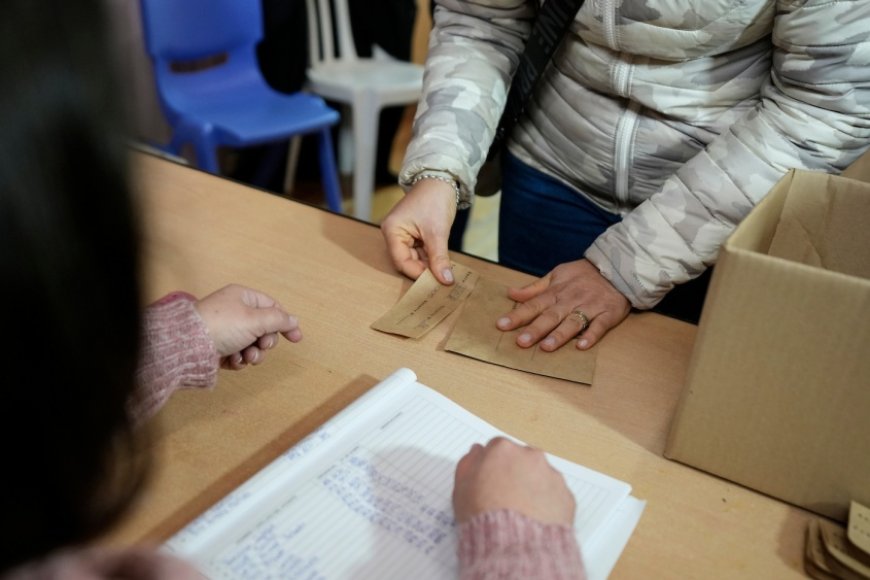 44% votará al Frente Amplio, 24% al Partido Nacional y 14% al Partido Colorado, según la consultora Cifra