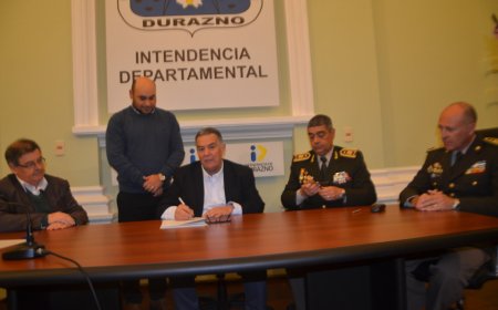Intendencia firmó convenio con Ejército para predio de viviendas