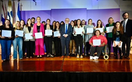 MEC entregó certificados de reconocimiento universitario a 225 docentes