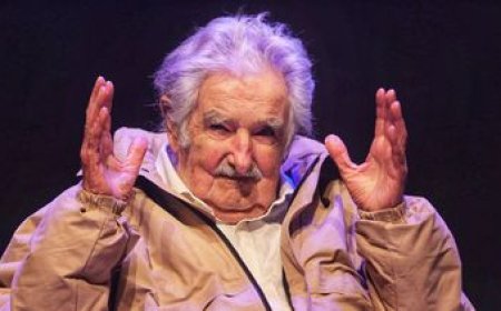 José Mujica reapareció por sorpresa en la escena política durante un acto del MPP