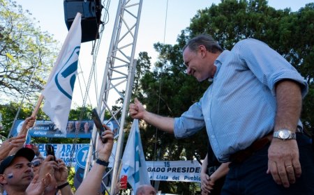 Álvaro Delgado afirmó que destinará 200 millones de dólares a las infancias en el marco del Plan Familias