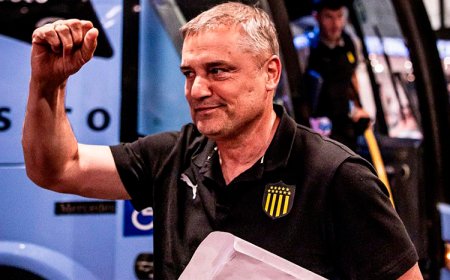 Peñarol en Río: la madrugada estruendosa, la amarilla de Aguerre y el chapuzón de Aguirre