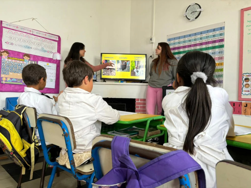 Jornada sobre compostaje y manejo de residuos inorgánicos en Escuela de Cerro Convento