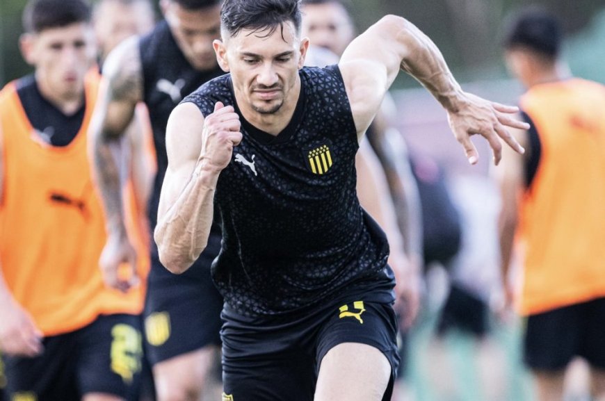 Peñarol entrenó a puertas cerradas y Aguirre no confirmó el equipo