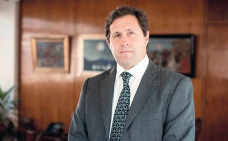 Labat expresa que las bases programáticas del Frente Amplio plantean aumento de impuestos.