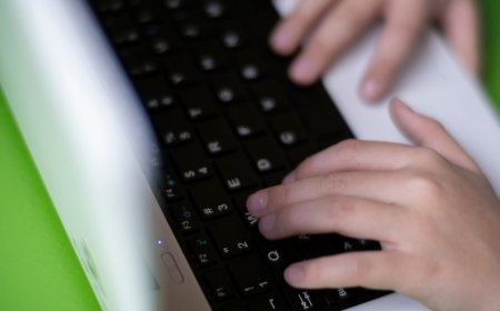 Estudio internacional muestra bajo nivel de estudiantes uruguayos en habilidades digitales