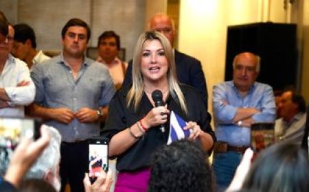 Valeria Ripoll apela al voto desde Argentina: "Ustedes son los protagonistas de que Uruguay no retroceda"