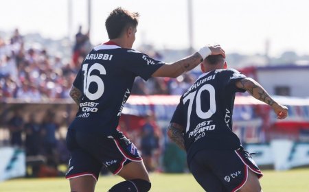 Nacional goleó a Fénix 6:0 y sigue liderando el Clausura