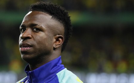 Dorival Júnior confirma el once titular ante Venezuela con Vinícius, Raphinha y Savinho