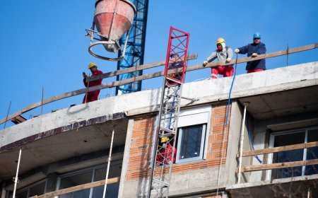 El desempleo bajó al 7,3 %